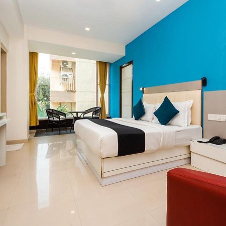 Hotel Aura - Near Malad Link Road Gorai Ngoại thất bức ảnh