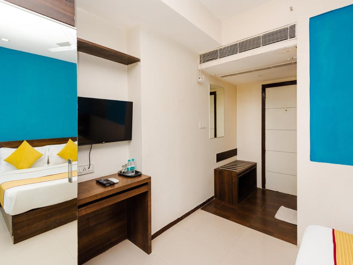Hotel Aura - Near Malad Link Road Gorai Ngoại thất bức ảnh