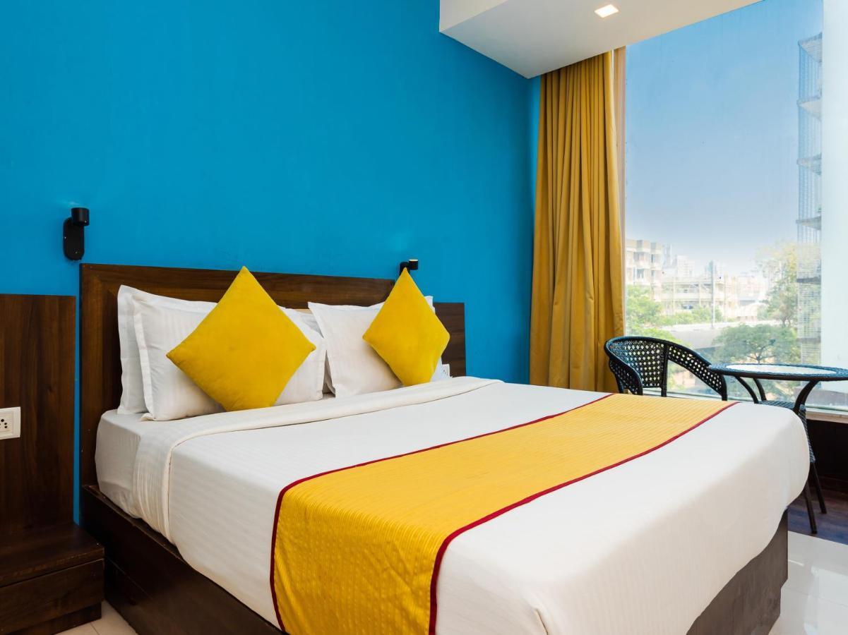 Hotel Aura - Near Malad Link Road Gorai Ngoại thất bức ảnh