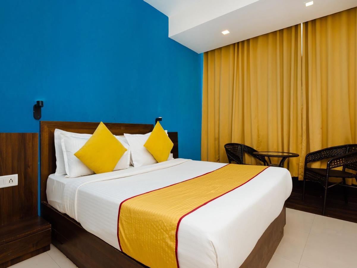 Hotel Aura - Near Malad Link Road Gorai Ngoại thất bức ảnh