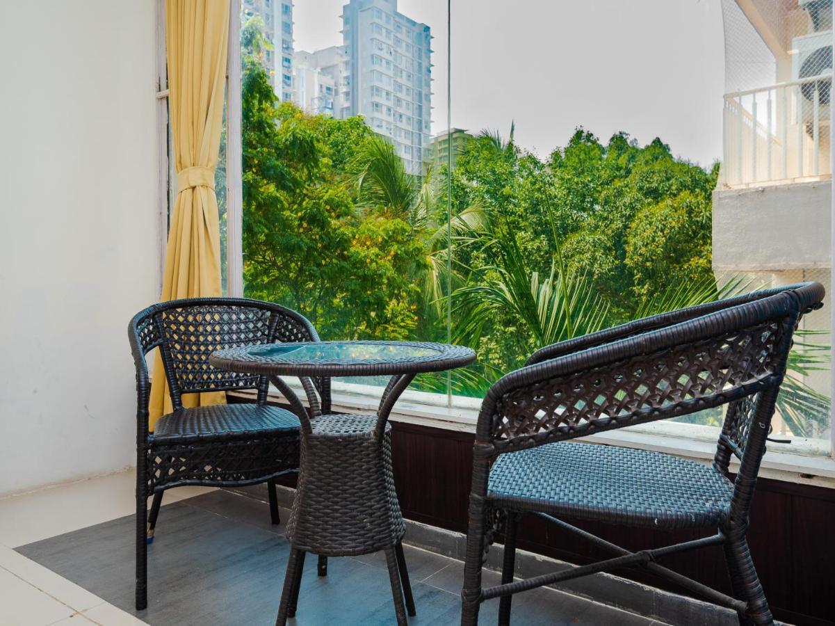 Hotel Aura - Near Malad Link Road Gorai Ngoại thất bức ảnh