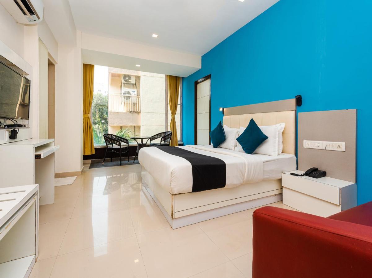 Hotel Aura - Near Malad Link Road Gorai Ngoại thất bức ảnh