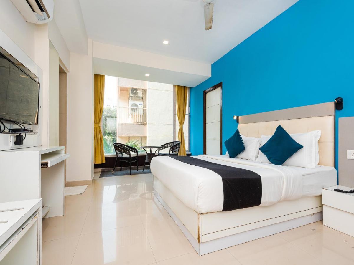 Hotel Aura - Near Malad Link Road Gorai Ngoại thất bức ảnh