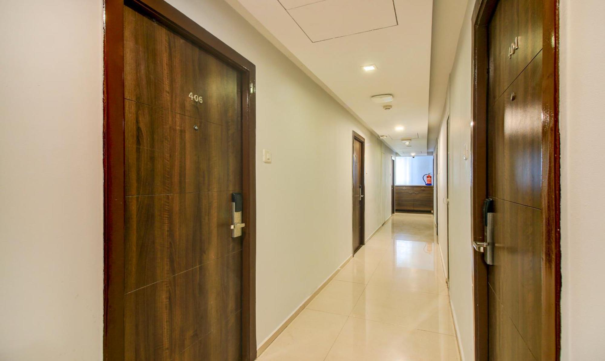 Hotel Aura - Near Malad Link Road Gorai Ngoại thất bức ảnh