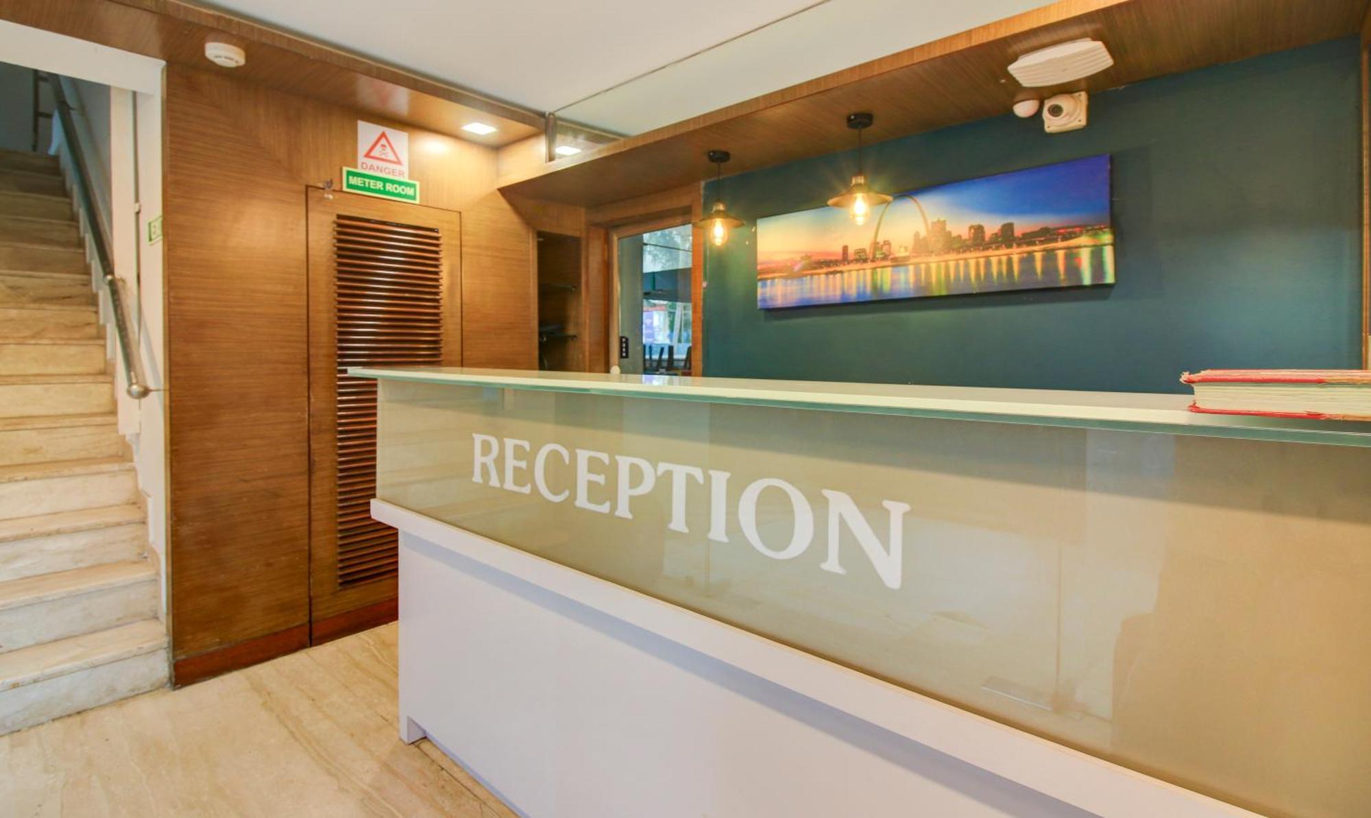 Hotel Aura - Near Malad Link Road Gorai Ngoại thất bức ảnh