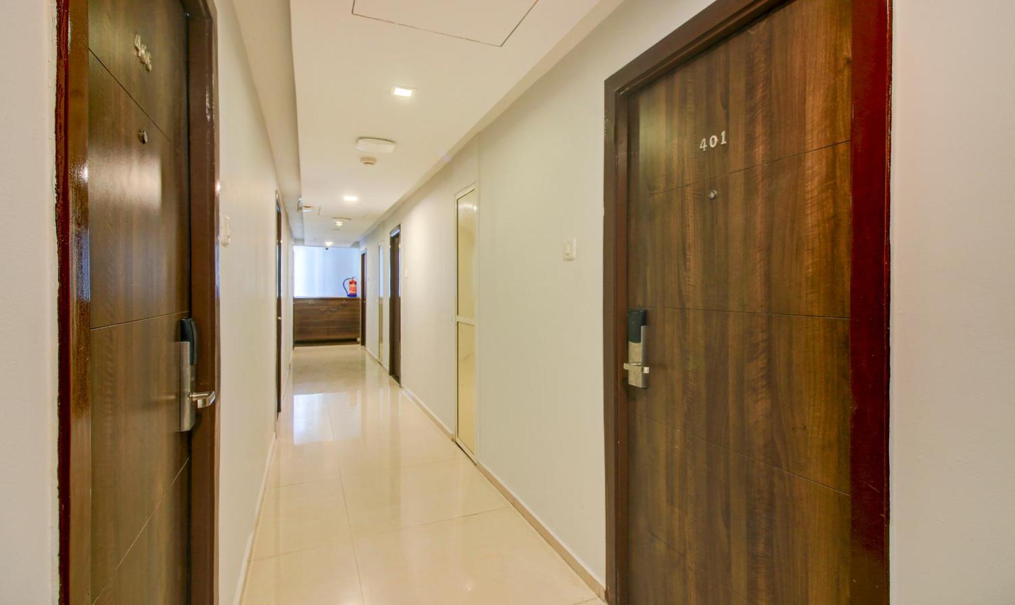 Hotel Aura - Near Malad Link Road Gorai Ngoại thất bức ảnh