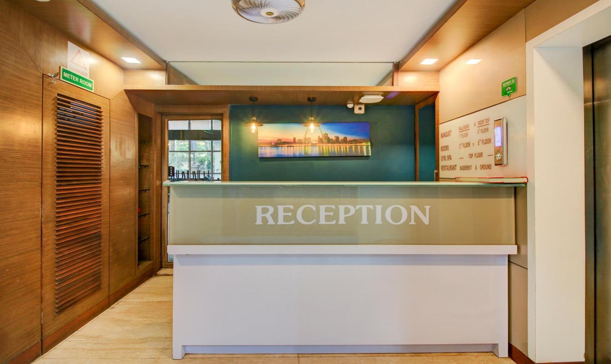 Hotel Aura - Near Malad Link Road Gorai Ngoại thất bức ảnh
